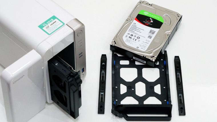 QNAP_TS-251B_Unboxing_013.jpg