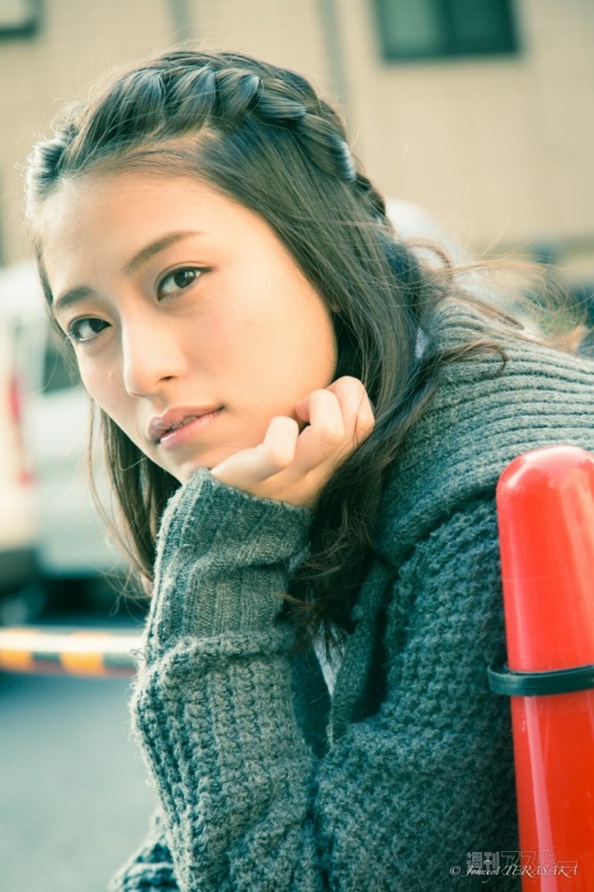 20140302yamag_Ayaka_2_cs1e1_x1000.jpg