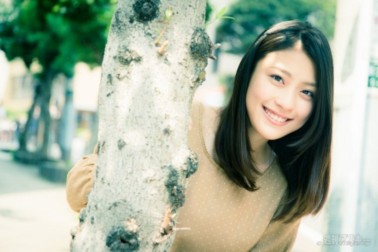 20131108yamag_Ayaka_01_cs1e1_1000x.jpg