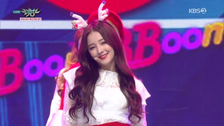 (dlvhpme3100)MOMOLAND - BBOOM BBOOM (Music Bank 2018.12.21).ts_snapshot_00.02.218.jpg