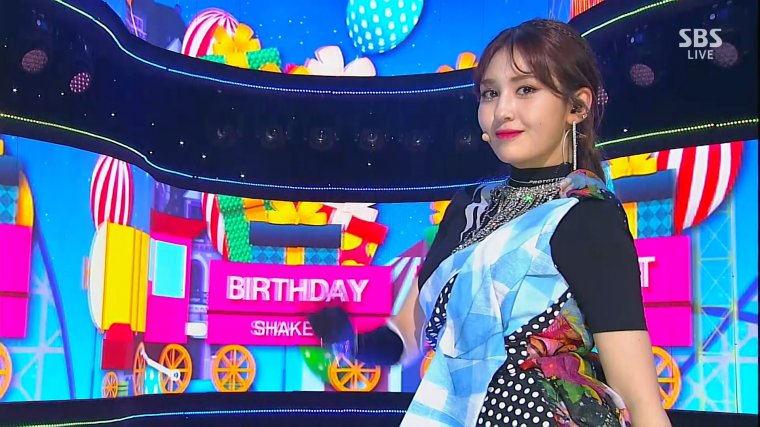 190623 SBS Inkigayo SOMI - BIRTHDAY.ts_20190625_040622.333.jpg
