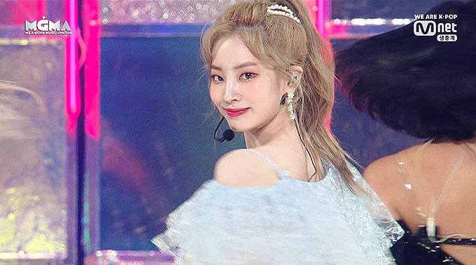 190801-Mnet-2019-MGMA-TWICE---Intro-+-Breakthrough-+-Dance-The-Night-Away.ts_sna.jpg