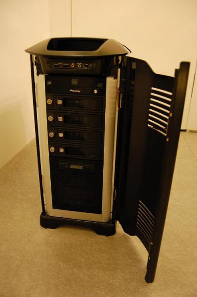 打開前蓋的樣子