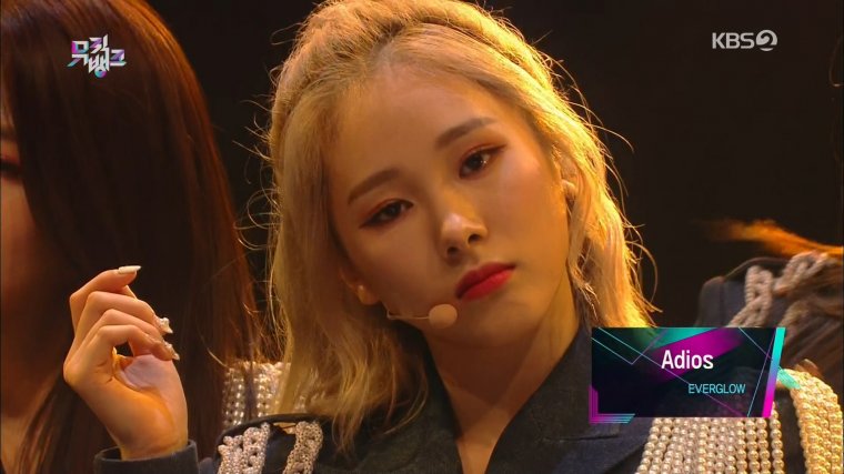 190913 KBS Music Bank EVERGLOW - Adios.ts_20190914_110634.043.jpg