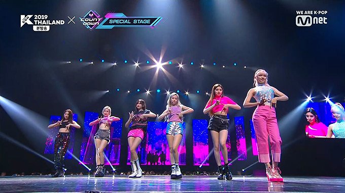 191017-Mnet-KCON-Thailand-X-M!-Countdown-EVERGLOW---FANCY.ts_snapshot_01.jpg