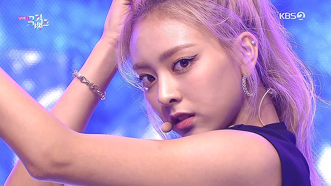 190816-KBS-Music-Bank-ITZY---ICY.ts_snapshot_04.jpg