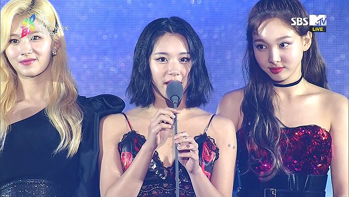 190822-SBS-2019-SORIBADA-BEST-K-MUSIC-AWARDS-TWICE---The-Favourite-Female-Artist.jpg