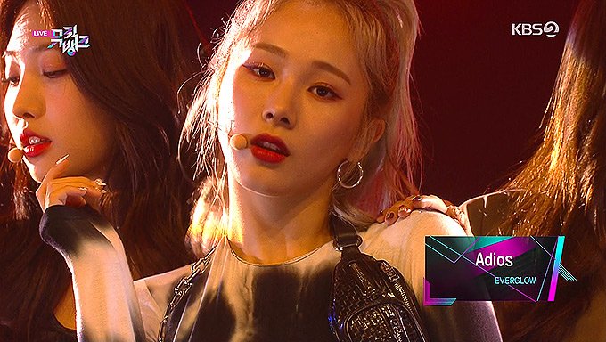 190830-KBS-Music-Bank-EVERGLOW---Adios.ts_snapshot_02.jpg