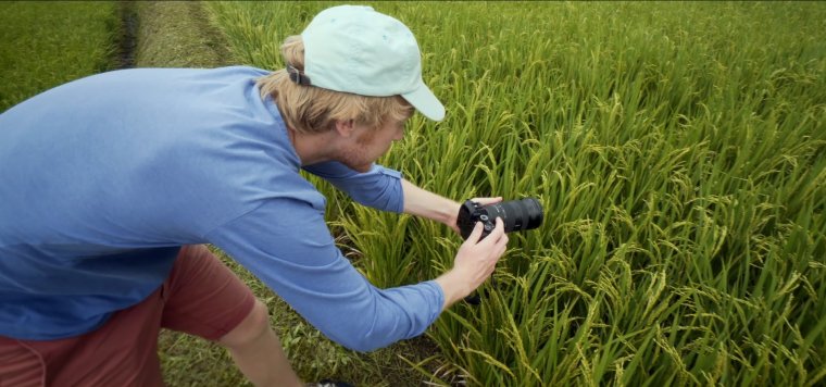 圖6) 對於慣用手持拍攝的影片創作者，內建五軸穩定系統的 Sony α7 III ，可以在穩定.jpg