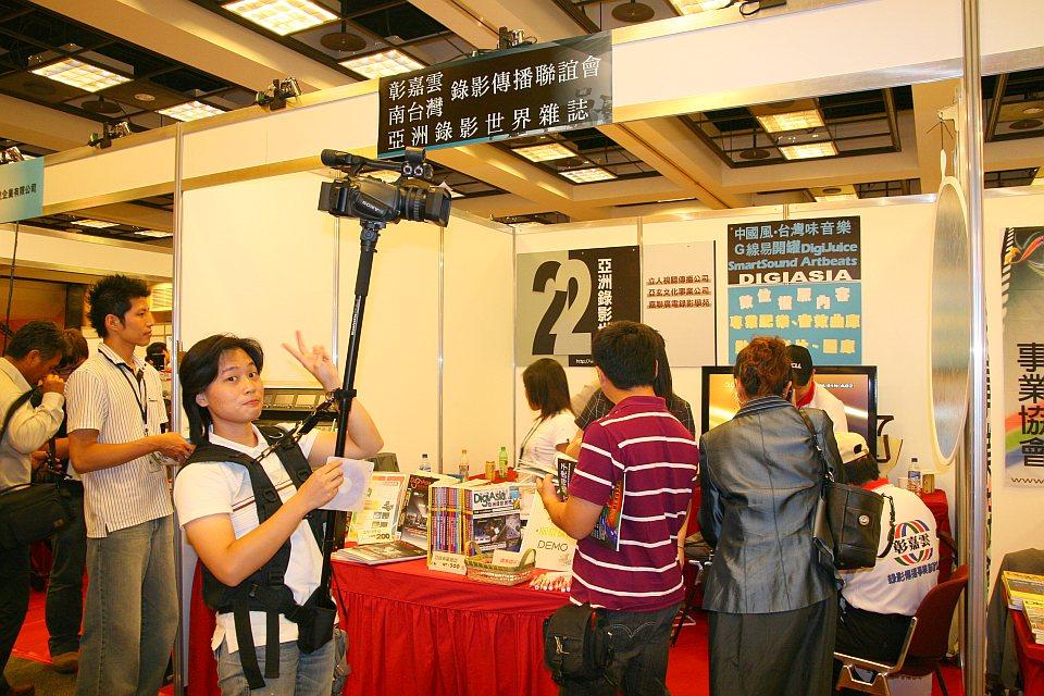 01IBEC014.jpg