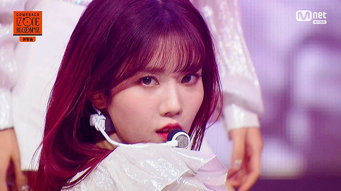 IZONE---AYAYAYA-(200217-Mnet-BLOOMIZ-Comeback-Showcase-E01).ts_snapshot_07.jpg