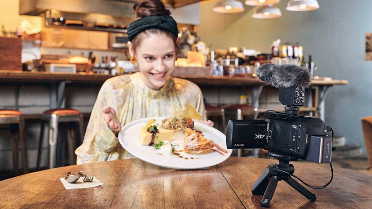 圖4) Sony FDR-AX43 內建精選影片編輯，可輕鬆剪輯分享無時差；另選購搭配ECM-B1M 麥.jpg