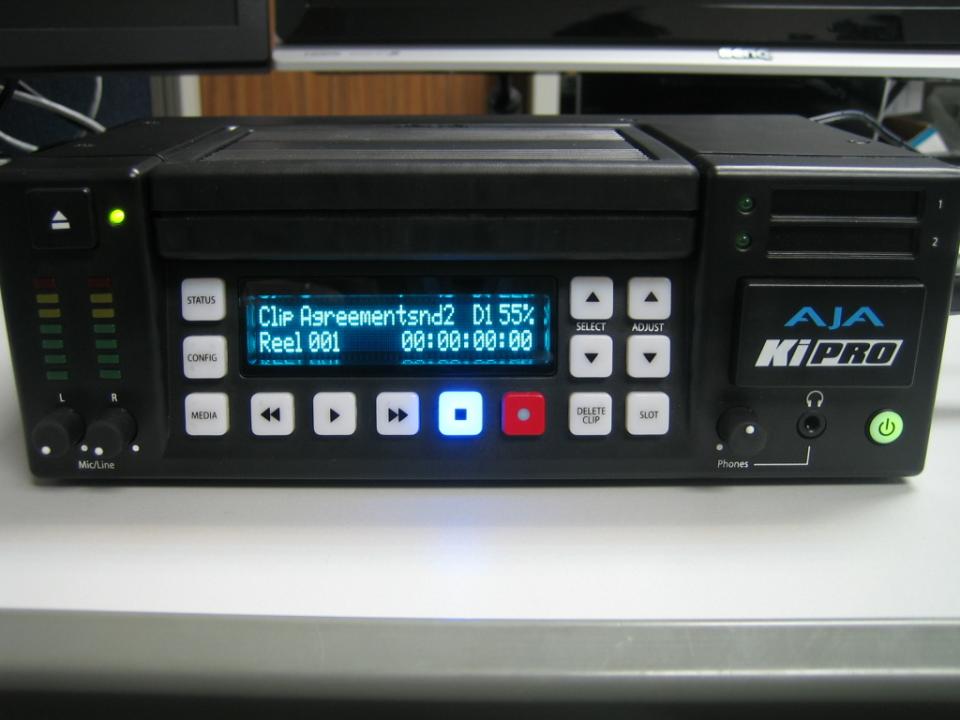 等了足足幾個月才有貨！原裝跟250G harddisk不太夠用，所以order了500G不知道可否用其他harddisk代替！ ...