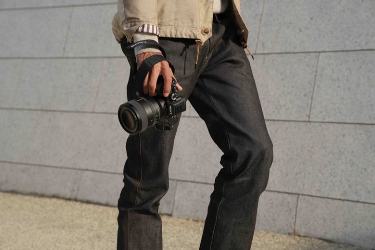 圖3) FE 50mm F1_2 GM 不僅擁有專業操控性能，透過 Sony 全新模擬技術和最頂尖的光學.jpg