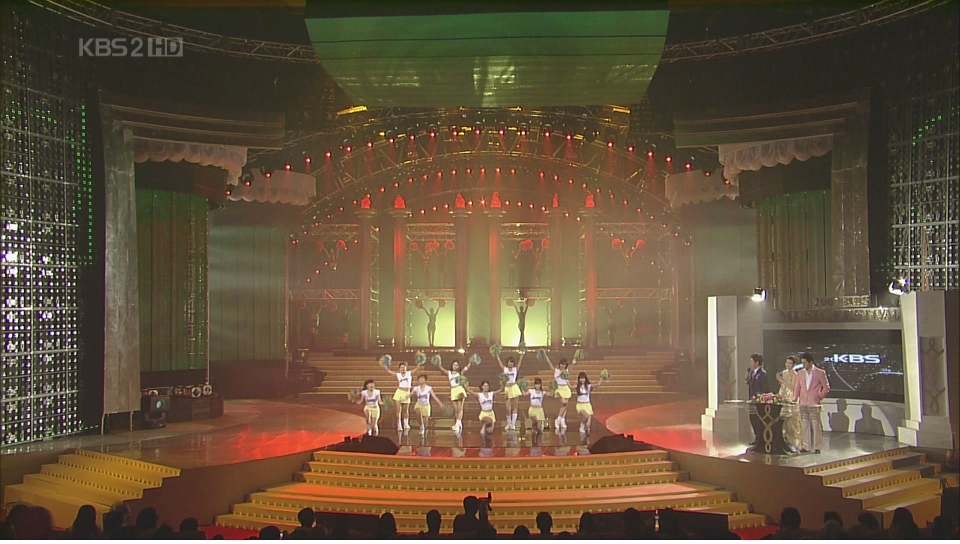 少女時代-Hey, Mickey (071230.KBS2.Song Festival).1080i[(004147)12-08-07].JPG