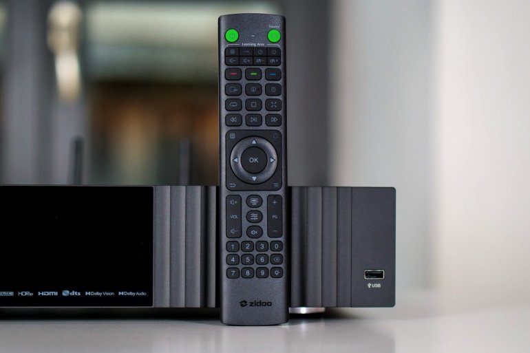 zidoo-UHD8000-00-remote_800.jpg