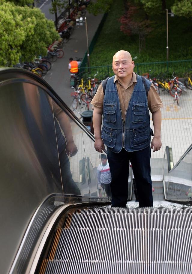 百度胖老师吧上海市公 安局轨道交通分局石宇玉老师求救  微信抖音快手百度贴吧百科图片视频知道搜索上海胖 ...