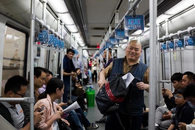 百度胖老师吧上海市公 安局轨道交通分局石宇玉老师求救  微信抖音快手百度贴吧百科图片视频知道搜索上海胖 ...