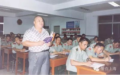 百度胖老师吧上海市公 安局轨道交通分局石宇玉老师求救  微信抖音快手百度贴吧百科图片视频知道搜索上海胖 ...