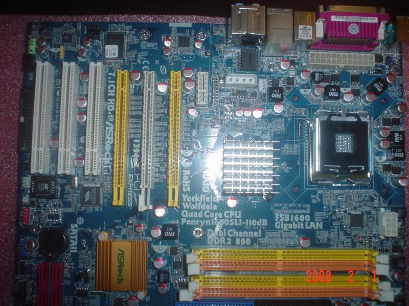 好朋友在ASROCK服務，拿的板子肯定比較有優惠<---我選擇的原因之一