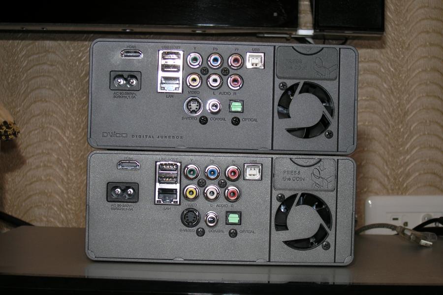 看看背面.上面是M-4100SH.下面是M-6500A