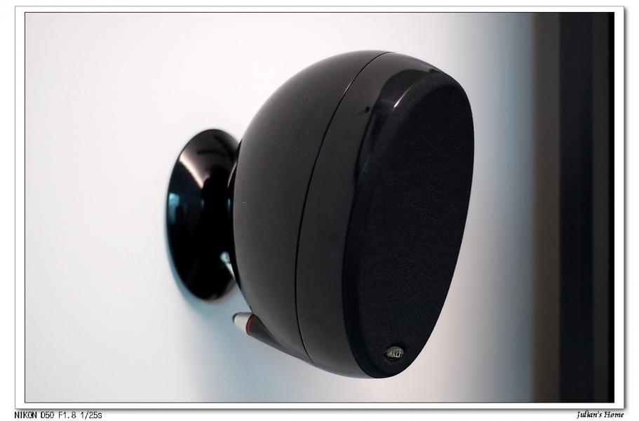 黑色鋼烤的KEF衛星喇叭