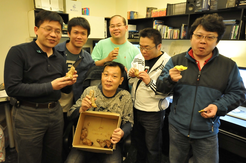 大家根本忘了這趟到我家是要幹嘛了!