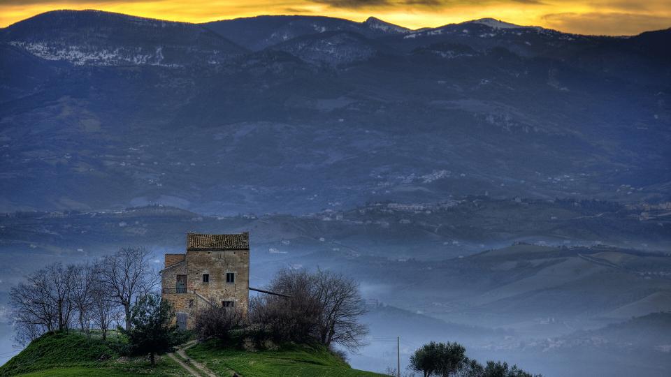 Lonesome House.jpg