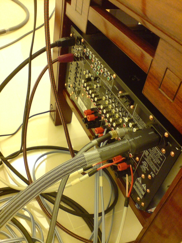 很像量身訂做的,線還沒整理,很亂